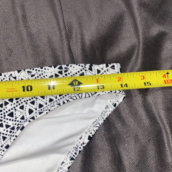 🌵Adorable NWT 2 piece bikini! - Picture 7 of 8